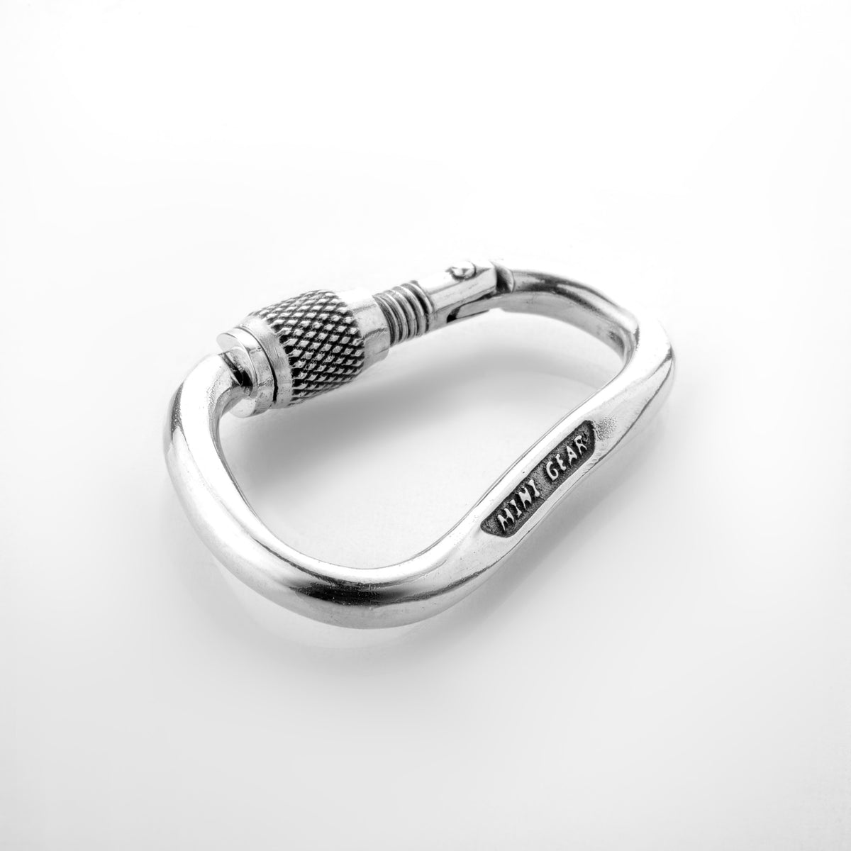 Weitere Produktansicht: MiniGear Armband-Set mit Schraubkarabiner und Abseilachter aus 925er Sterlingsilber auf weißem Hintergrund
