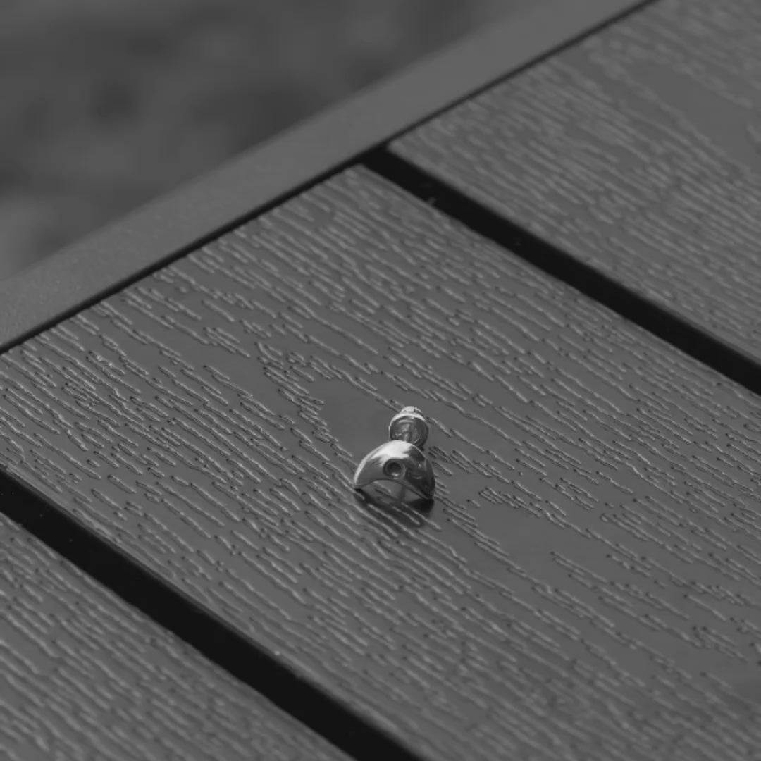 Produktvideo der Sloper-Griff-Ohrstecker aus Sterlingsilber mit Klettergriff-Form.