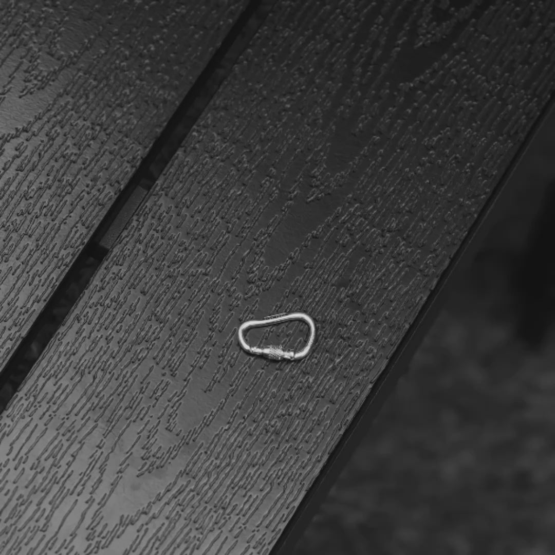 Produktvideo des Keylock-Karabiner-Armbands aus Sterlingsilber mit verstellbarer Kordel.